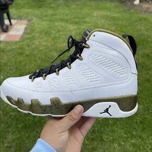 Like new Air Jordan 9 retro “Statue”